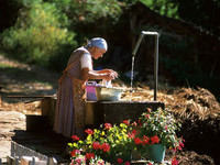 Brunnen Biederbach (Bildnachweis: Tourismus GmbH & Co.KG ZweiTälerLand ) Brunnen Biederbach (Bildnachweis: Tourismus GmbH & Co.KG ZweiTälerLand )