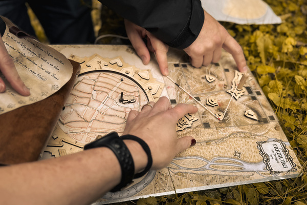 Vaubans Vermächtnis - Outdoor Escape Game auf dem Schlossberg Freiburg Bildnachweis: Mit freundlicher Genehmigung von Berggeheimnis Vaubans Vermächtnis - Outdoor Escape Game auf dem Schlossberg Freiburg Bildnachweis: Mit freundlicher Genehmigung von Berggeheimnis