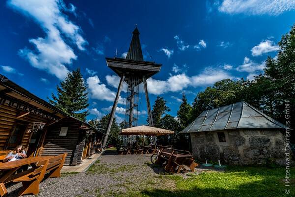 Der Gugelturm und das Gugelstüble in Herrischried Copyright: (Mit freundlicher Genehmigung der Hotzenwald Tourismus GmbH) Der Gugelturm und das Gugelstüble in Herrischried Copyright: (Mit freundlicher Genehmigung der Hotzenwald Tourismus GmbH)